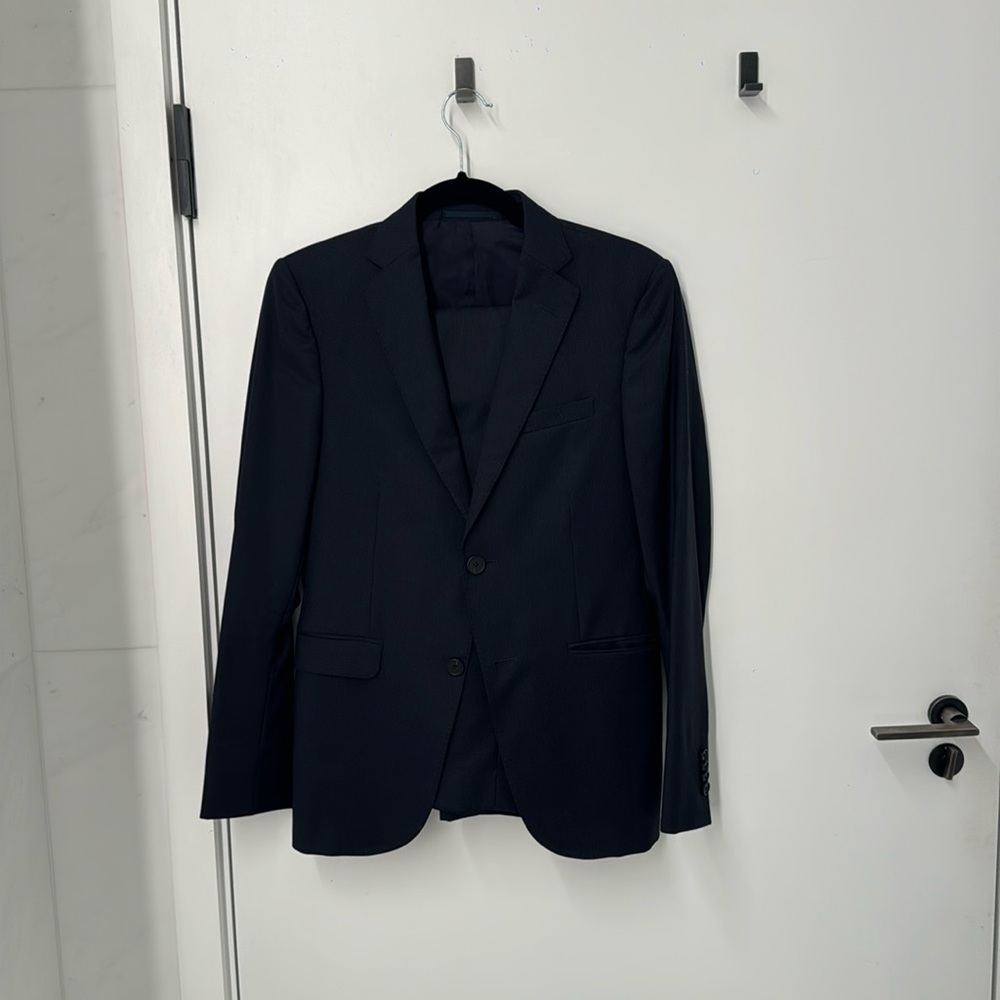 Men’s Z Zegna suit with blazer and dress pants